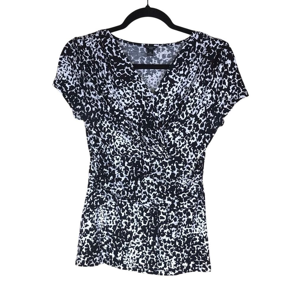 Ann Taylor Petite Top Women’s SP Black White Animal Print V Neck Stretch Tee